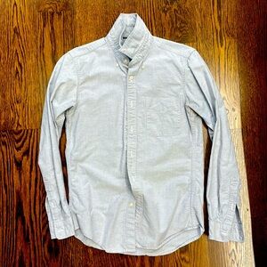 Uniqlo Men’s Button Down in Extra Small